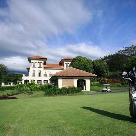 Finna Golf & Country Club Prigen Εξωτερικό φωτογραφία