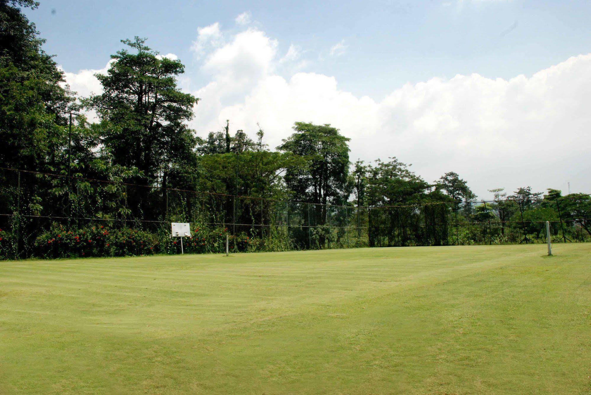 Finna Golf & Country Club Prigen Εξωτερικό φωτογραφία